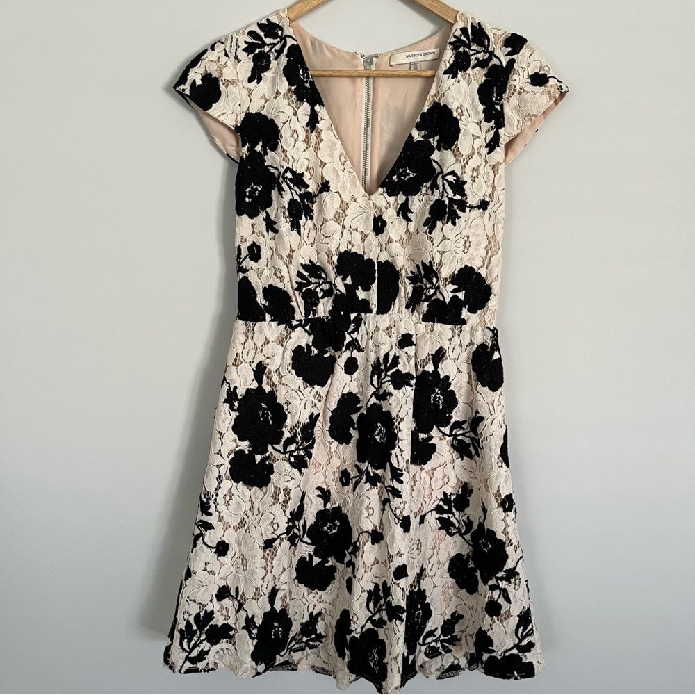 Lavender Brown Black and Cream/White Floral Lace Cap Sleeve Dress, Size XS